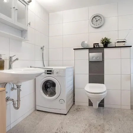 Idyllischer Natur-urlaub Mit Alpakas In *