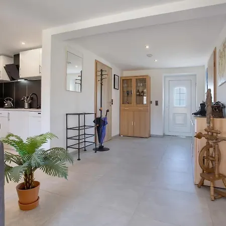 Idyllischer Natur-urlaub Mit Alpakas In * Schmatzin