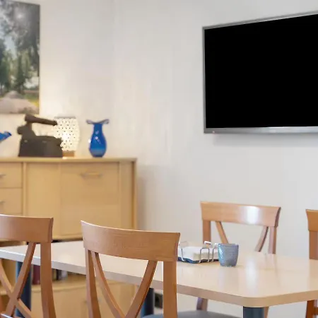 Idyllischer Natur-urlaub Mit Alpakas In *