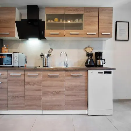 Idyllischer Natur-urlaub Mit Alpakas In Lejlighed Schmatzin