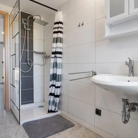 Idyllischer Natur-urlaub Mit Alpakas In * Schmatzin