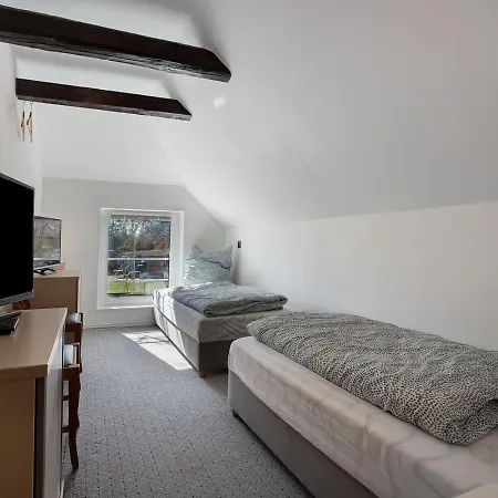 Idyllischer Natur-urlaub Mit Alpakas In *