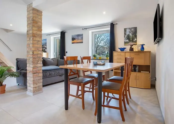 Apartamento Idyllischer Natur-urlaub Mit Alpakas In Schmatzin