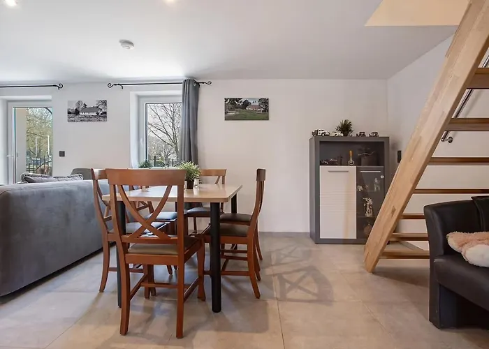 Idyllischer Natur-urlaub Mit Alpakas In Schmatzin