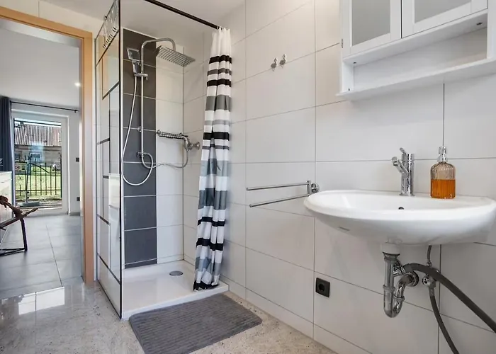 Idyllischer Natur-urlaub Mit Alpakas In * Schmatzin