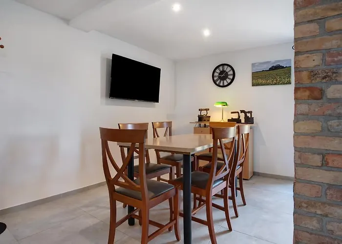 Idyllischer Natur-urlaub Mit Alpakas In *