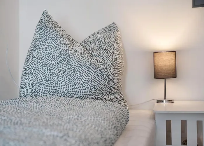 Idyllischer Natur-urlaub Mit Alpakas In Schmatzin